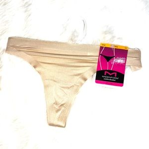 💥 SALE NWT Maidenform Seamless Thong Panty in Nude